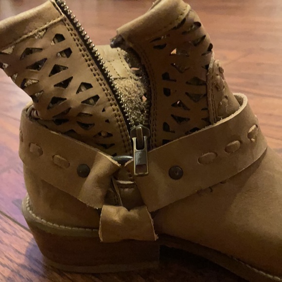 Musse and Cloud Festival Boots - Picture 6 of 6